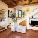 Casina Franca By Mmega * Capezzano Pianore